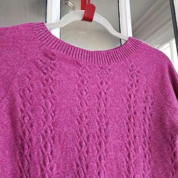 Celtic & Co. Pink 100% Lamb Wool Crewneck Sweater, Sz XS - Picture 2 of 8